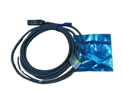 Omron Inductive Proximity Sensor TL-W1R5MB1 Block PNP Output  IP67 RS 750-6757 - Image 1 of 4