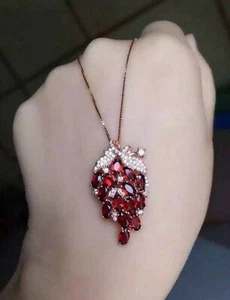 Beautiful 2Ct Oval Cut Red Garnet Women's Grapes Pendent 14K Yellow Gold Plated - Picture 1 of 6
