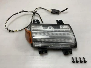 Jeep JT Gladiator Passenger Front Turn Signal LED wDRL 55112884AF 2020-23 003770 - Picture 1 of 12