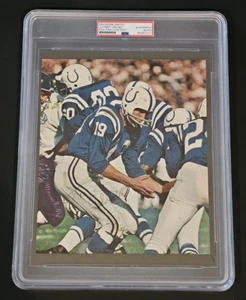 JOHNNY UNITAS Signed Magazine Photo-HALL OF FAME-BALTIMORE COLTS-PSA - Picture 1 of 5