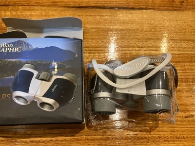 Boxed Used Australian Geographic 6x18 Binoculars GC - image 1 of 4