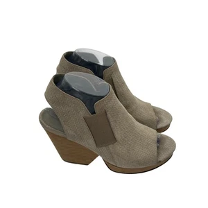 Sandali con zeppa Eileen Fisher taupe punta aperta taglia 8 scamosciati testurizzati tacco Vero Cuoio - Foto 1 di 7
