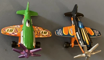 Mattel Die Cast airplanes #C2719 K40 Green Orange C 04 Black Orange Blue- 2 - Image 1 of 4