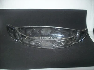 ETCHED CRYSTAL GLASS CANOE SHAPED RELISH DISH - JEANETTE GLASS CO. - Picture 1 of 2