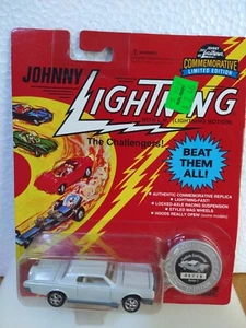Johnny Lightning The Challengers White Custom Continental NIP - Picture 1 of 2