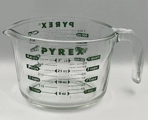 Vintage Green Pyrex Glass 4 Cup 1 Qt 32 oz Rare Measuring Cup Corning *Read* - Picture 1 of 8
