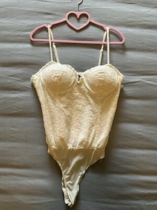 Bustier Body Suite mit weißen Ösen M - Bild 1 von 4