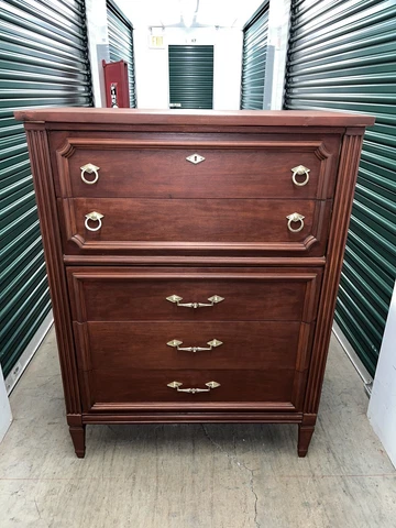 Bassett Palerno Antique 5 Drawer Dresser Cover