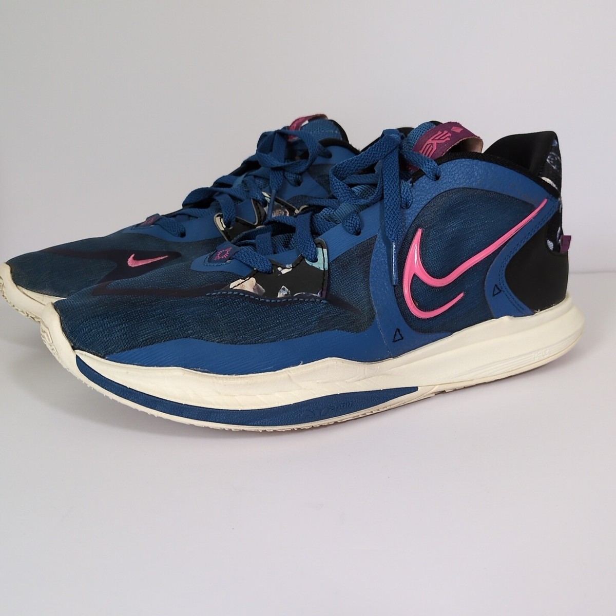 K*i様 【美品】Nike KYRIE LOW 5 EP Nike Kyrie Low 5 EP 'White Black Metallic Gold' DJ6014-101