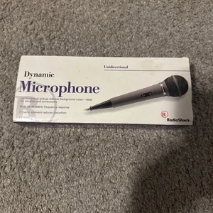 Radio Shack DYNAMIC 33-3018 Dynamic Microphone w/ 20 Ft Cord - Picture 1 of 4