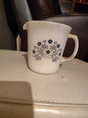  Pyrex Summer Impressions Vintage Blue Flower Print Creamer EXCELLENT - Image 1 of 2