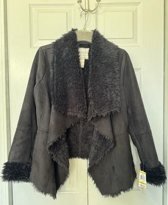 Chaqueta American Rag para mujer mediana negra imitación gamuza negra envolvente con cierre de 2 ganchos Foto 1 de 4