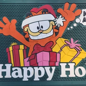 Vintage Garfield Cat Holiday Green Rubber Door Mat Happy Holidays Wheres My Gift - Picture 1 of 14