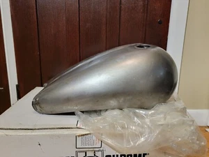 2000 + UP Harley Davidson Softail STRETCHED Gas Tank - John Reed 1-piece REGENCY - Picture 1 of 12