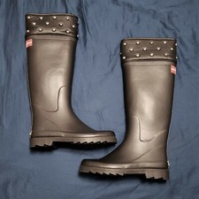 black rain boots near me