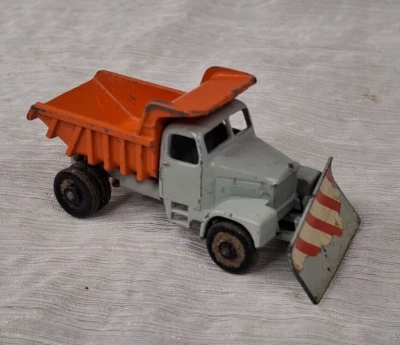 Vintage Lesney Matchbox No. 16 Scammell Snow Plow Gray/Orange Die Cast - Image 1 of 4