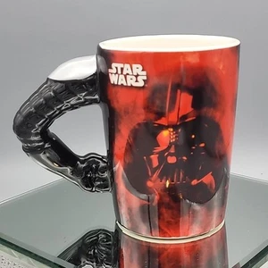 Taza Star Wars Darth Vader con mango de brazo - Galería - Imagen 1 de 9