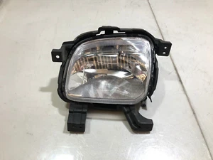 KIA CARENS 2014 MK3 PARACHOQUES DELANTERO LUZ ANTINIEBLA CONDUCTOR DERECHO FUERA DE LADO /2013-19 - Imagen 1 de 9