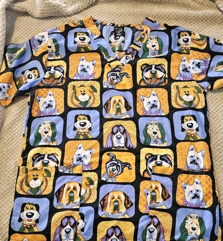 Blusa Médica Estampada de Perro T.D Talla M Años 90 Cuello en V Veterinario Foto 1 de 4