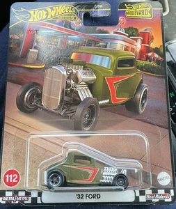 Ford Boulevard # 112 Hot Wheels Premium 32 2024 metal verde pilotos reales - Imagen 1 de 2