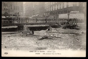 FRANCE - 1910 PARIS FLOODS, EFFONDREMENT COUR DU HAVRE - Picture 1 of 2