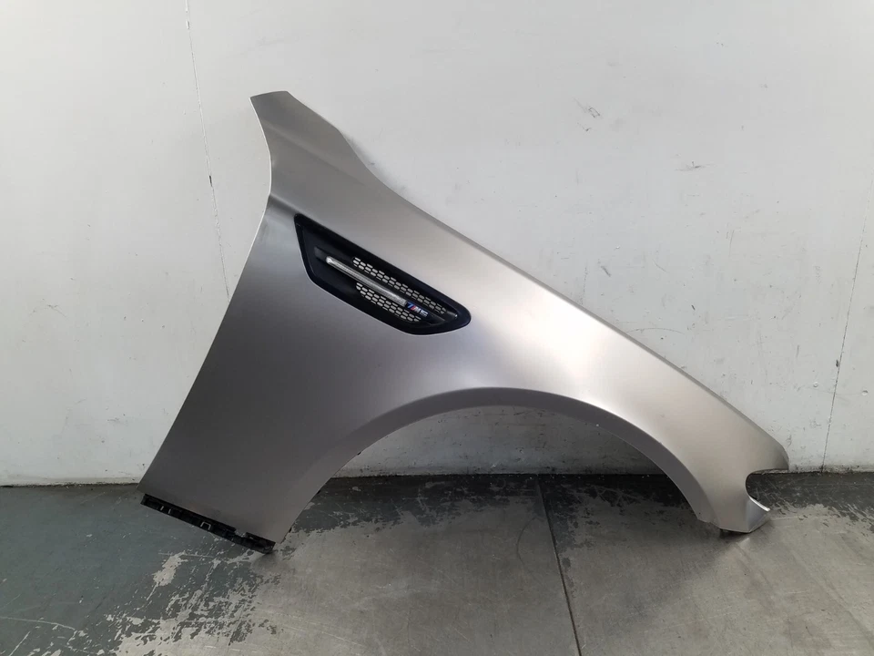 Para-lama de passageiro direito BMW M5 F10 2016 - * #5706 B6 - Imagem 1 de 4