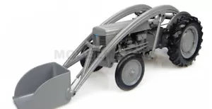 UNIVERSAL HOBBIES UH4171 TRATTORE FERGUSON TEA 20 CON CARICATORE FRONTALE 1947 1 - Foto 1 di 7