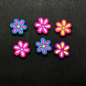 Bright Flowers Shank Buttons/DIY Sewing supplies/Doll Making/Cupcake Toppers - Bild 1 von 5