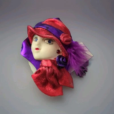 Broche/pin Red Hat Lady Society Foto 1 de 3