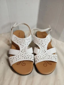 Easy Street Women's Bolt Flat Sandal Size 7M - Picture 1 of 6
