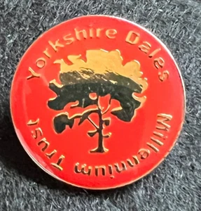 YORKSHIRE DALES MILLENNIUM TRUST ANSTECKNADEL ABZEICHEN - Bild 1 von 3