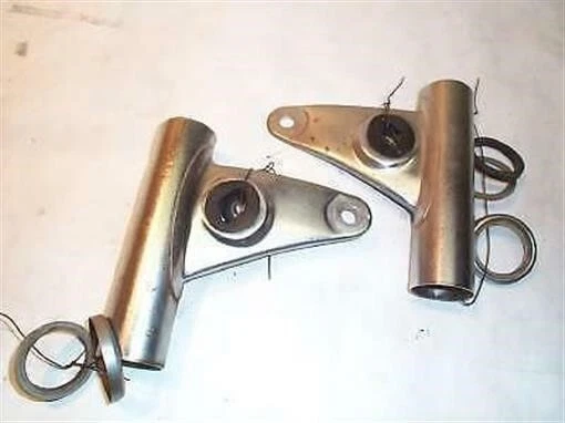 78 KAWASAKI KZ400 C1 Especial FARO OREJAS HORQUILLA CUBIERTAS 44033-1009 44033-1010 Foto 1 de 1