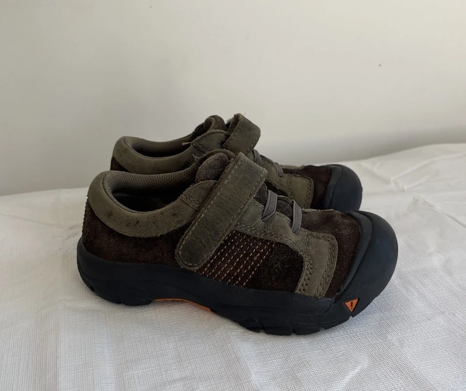 KEEN Kids Austin Sz 11 Brown/Green Suede Hiking Outdoors Shoes Walking Festive - Image 1 of 4