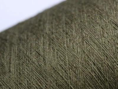 H41 (100€/kg) 100g ANGORA / SUPERFINE WOOL DUNKELGRÜN (28) Zwirn Strick Lace - Bild 1 von 3
