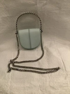 Kara Infinity Case Chain Leder Schulter/Crossbody Mini Tasche in Blau Glas Farbe - Bild 1 von 20