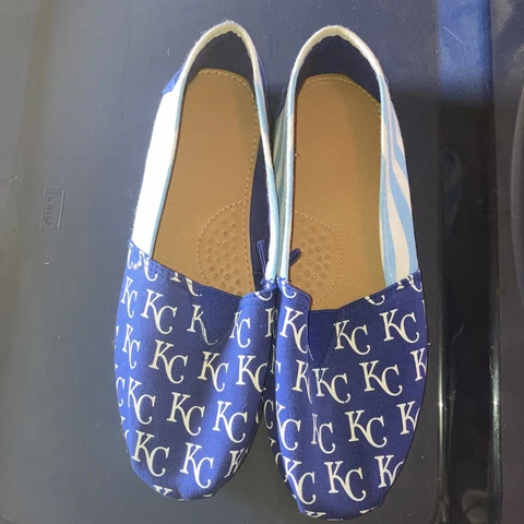 TEAM BEANS MLB SHOES WOMEN'S SIZE L FITS 8.5 Kansas City Royals Cover