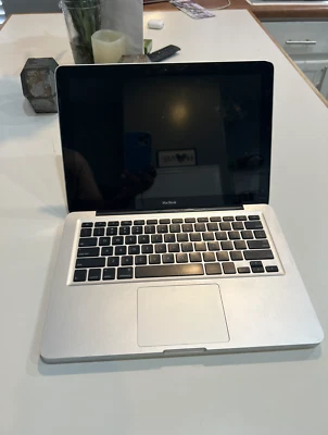 Apple MacBook Air A1278 13" 2 GHz Core 2 Duo (P7350*)  **PARTS ONLY** - Image 1 of 4