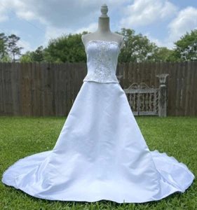 Oleg Cassini White Wedding Dress Long Train Size 10 Ballgown Beaded Embroidered - Picture 1 of 11