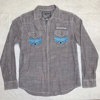 Camisa Affliction Para Hombre L Delgada Gris Hebilla Negra Premium Bordada Abotonada Foto 1 de 4