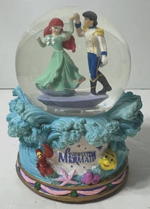 Disney 1988 La Sirenita y Eric Play Parte de tu Mundo Windup Globo de Nieve - Imagen 1 de 9