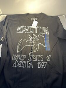 Led Zeppelin Men's Short-Sleeve United States - 1977 Graphic T-Shirt Large  P