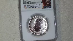 2019 APOLLO 11 HALF DOLLAR PROOF 70 - Picture 1 of 4