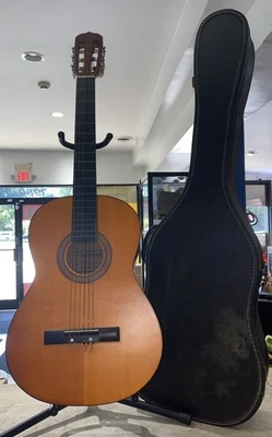 Hohner HGK614 Guitar W/ Hard Case - Image 1 of 4