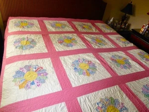 VINTAGE HAND PIECED & HAND STITCHED DRESDEN PLATE FEED SACK QUILT 110 " by 94" - Picture 1 of 23
