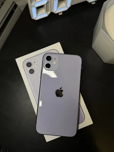 Apple iPhone 11 - 128 Go - Violet (Désimlocké) A2111 (CDMA + GSM) (CA) - Photo 1 sur 4