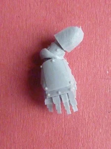 FORGEWORLD LEGION Mark II (2) & III (3) RIGHT HAND POWER FIST - Bits 40K