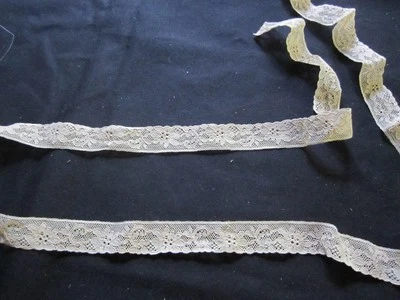 Ancien coupon dentelle beige - Photo 1/3