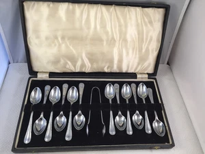 Set mit 12 Vintage EPNS Teelöffeln und Zuckernips, verpackt - Bild 1 von 11