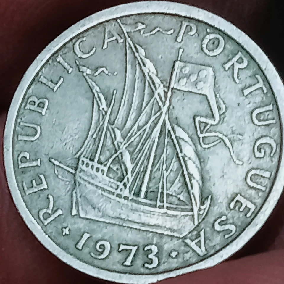 1973 2.5 escudos Portugal FOR COLLECTOR - Image 1 of 4