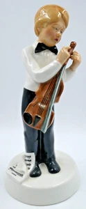 ROYAL DOULTON CHILDHOOD DAYS I'M NEARLY READY HN2976 BOY WITH VIOLIN FIGURINE - Picture 1 of 4